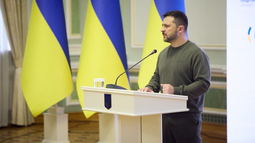 Президент Владимир Зеленский во время встречи с украинскими дипломатами 22 декабря 2023 года