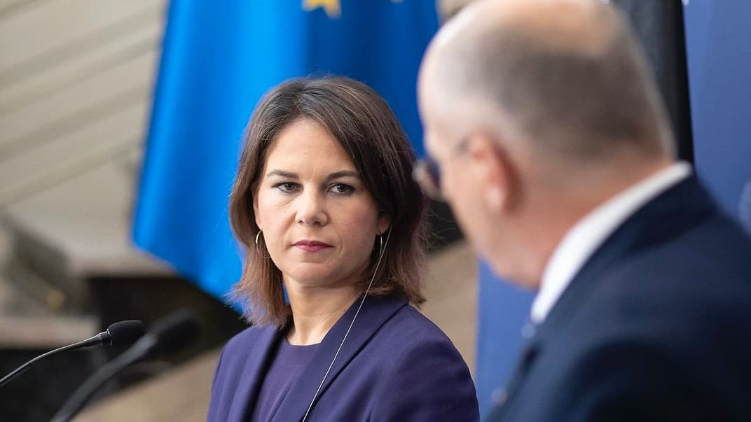 Министр иностранных дел Германии Анналена Бербок на совместном брифинге с главой МИД Польши Збигневом Рау