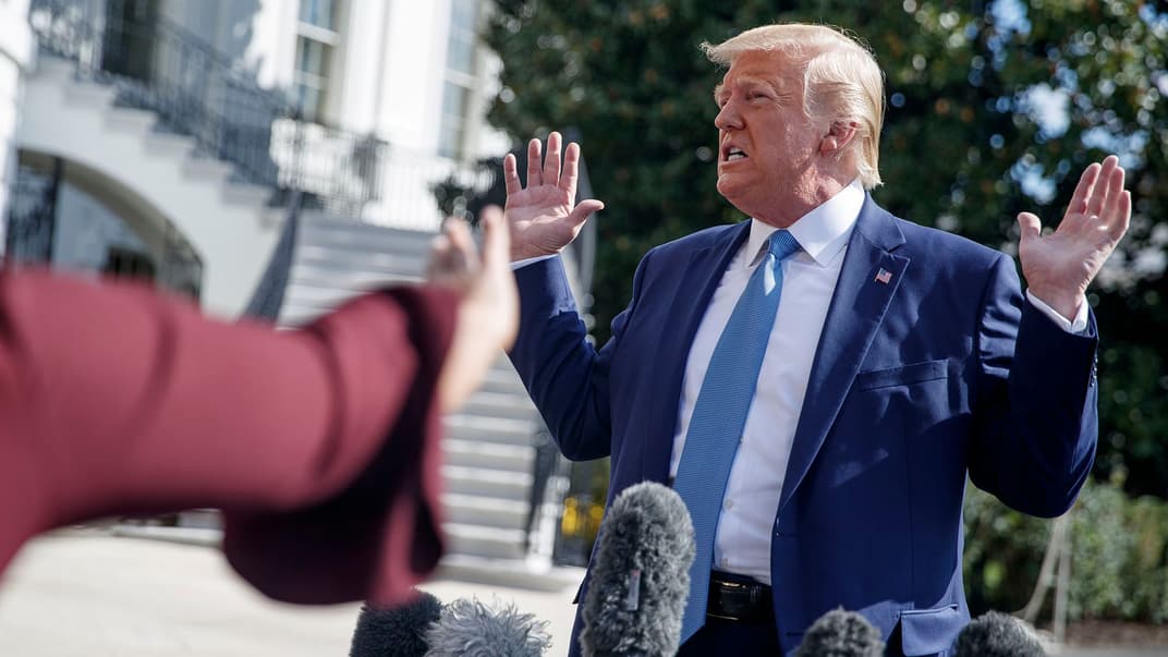 Президент США Дональд Трамп отвечает на вопросы журналистов возле Белого дома в Вашингтоне, США, 4 октября 2019 года