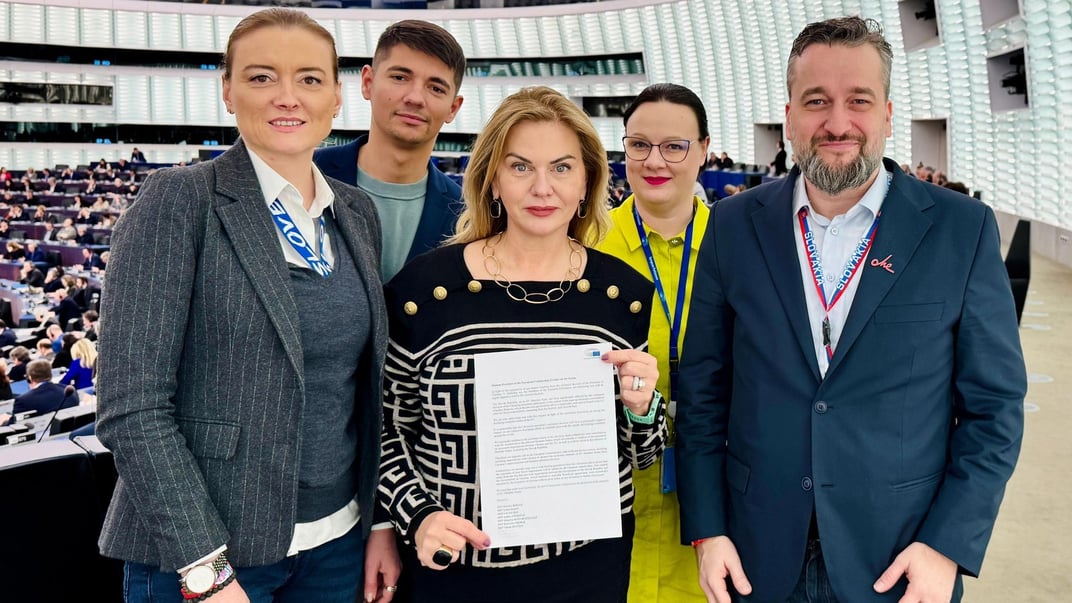Словацькі депутати зі зверненням до очільниці Єврокомісії Словацькі депутати зі зверненням до очільниці Єврокомісії