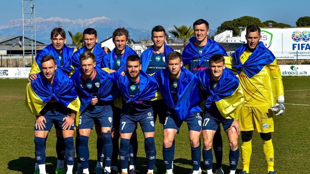 Українські гравці футбольного клубу «Минай» на зборах у Туреччині