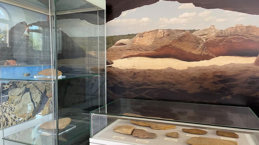 Експозиція знахідок з «Кам'яної Могили», пам'ятки в Запорізькій області