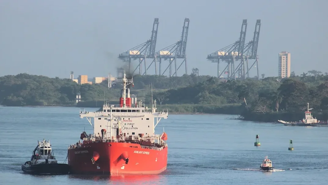 Ілюстративне фото. Судно рухається з Карибського моря в Панамський канал, січень 2016 року