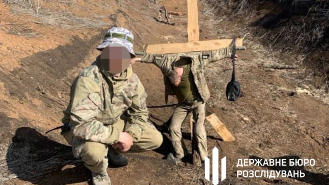 Військового після побиття прив'язали до дерев'яного хреста