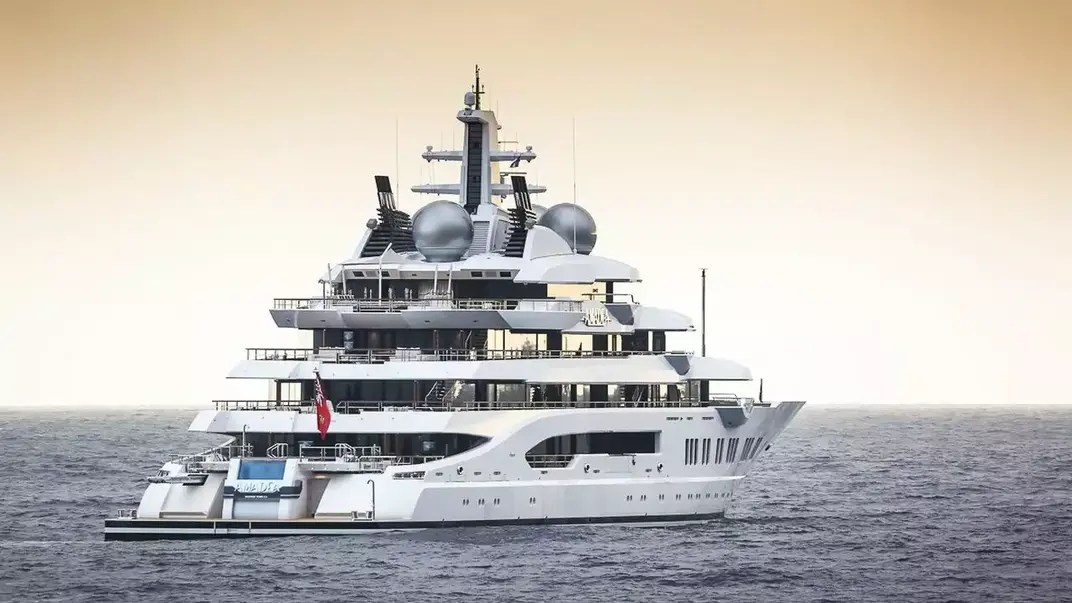 Яхта Amadea