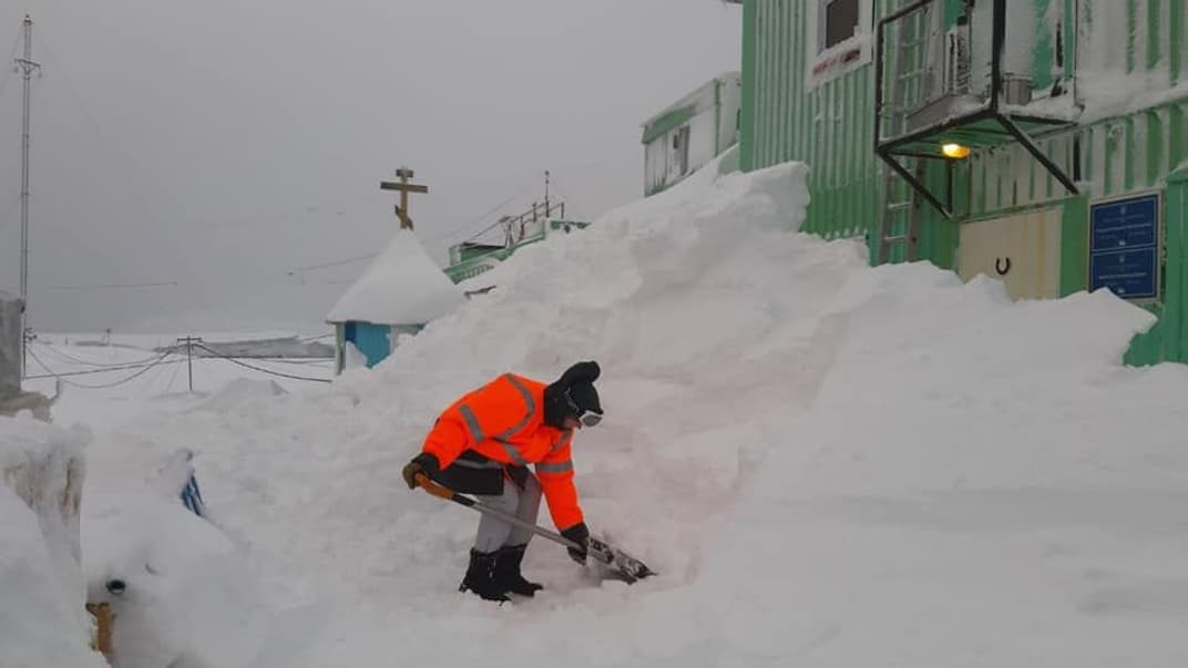 Наслідки снігопаду на станції «Академік Вернадський»