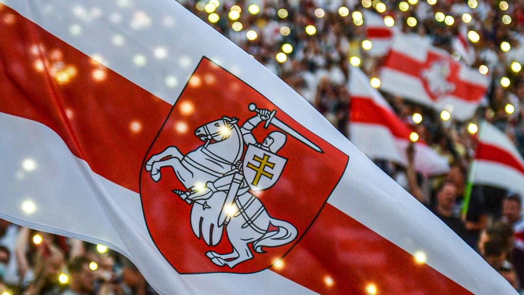 Люди вийшли на мітинг, підтримуючи білоруську опозицію і протестуючи проти результатів президентських виборів, Мінськ, Білорусь, 18 серпня 2020 року.