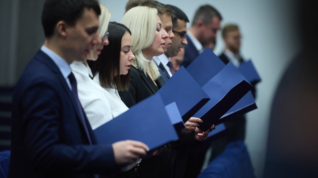 Иллюстративная фотография. Судьи приносят присягу в Национальном центре делового и культурного сотрудничества «Украинский Дом», 11 декабря 2024 года