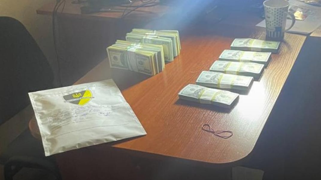 Прокурорів Офісу генпрокурора викрили на $170 тисячах хабаря за закриття справи — НАБУ