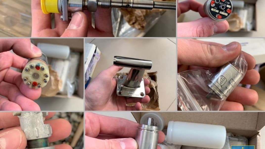 Викрадені запчастини до військової авіатехніки, які виявили в ринковому павільйоні у Львові