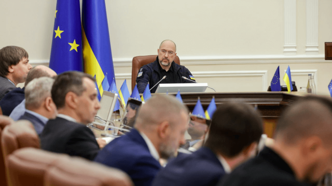 Премьер-министр Украины Денис Шмыгаль на заседании правительства 21 мая