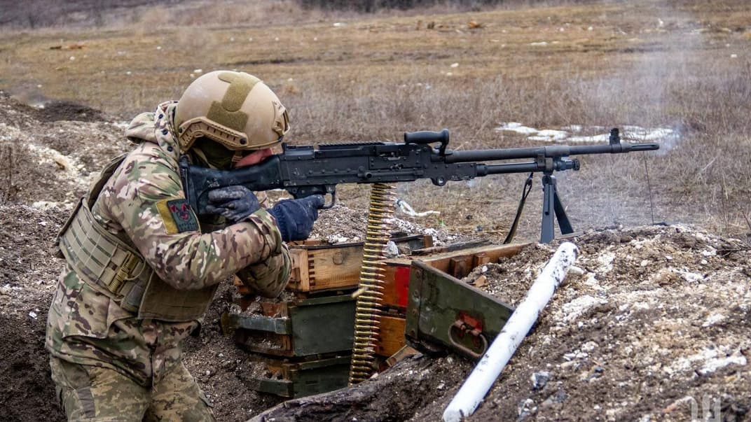 Український військовий зі зброєю. Ілюстративне фото