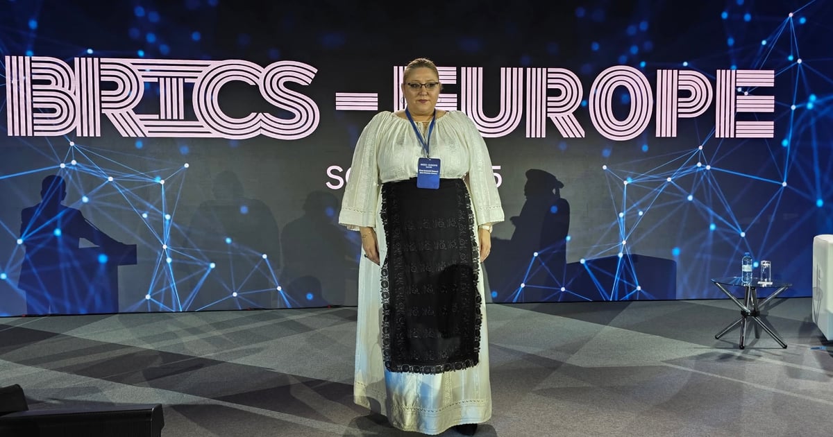 Євродепутатку з Румунії Діану Йованович-Шошоаке, яка погрожувала «переламати ноги» Зеленському, хочуть відправити на психіатричне обстеження — пише Digi24.

Чому її хочуть відправити на обстеження — читайте у новині