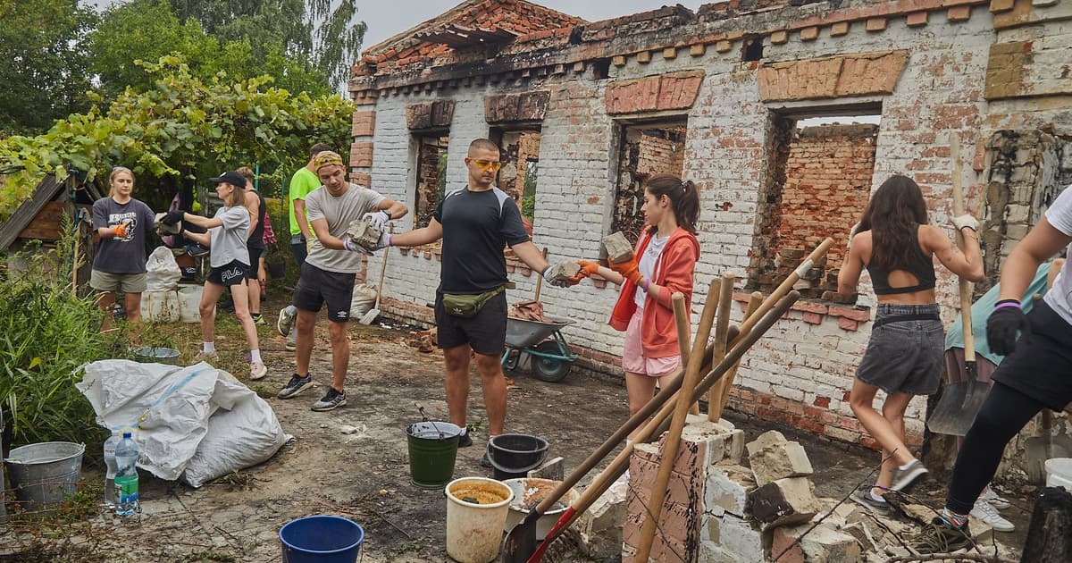 Ревіталізувати село. Один день із волонтерами Repair Together ...