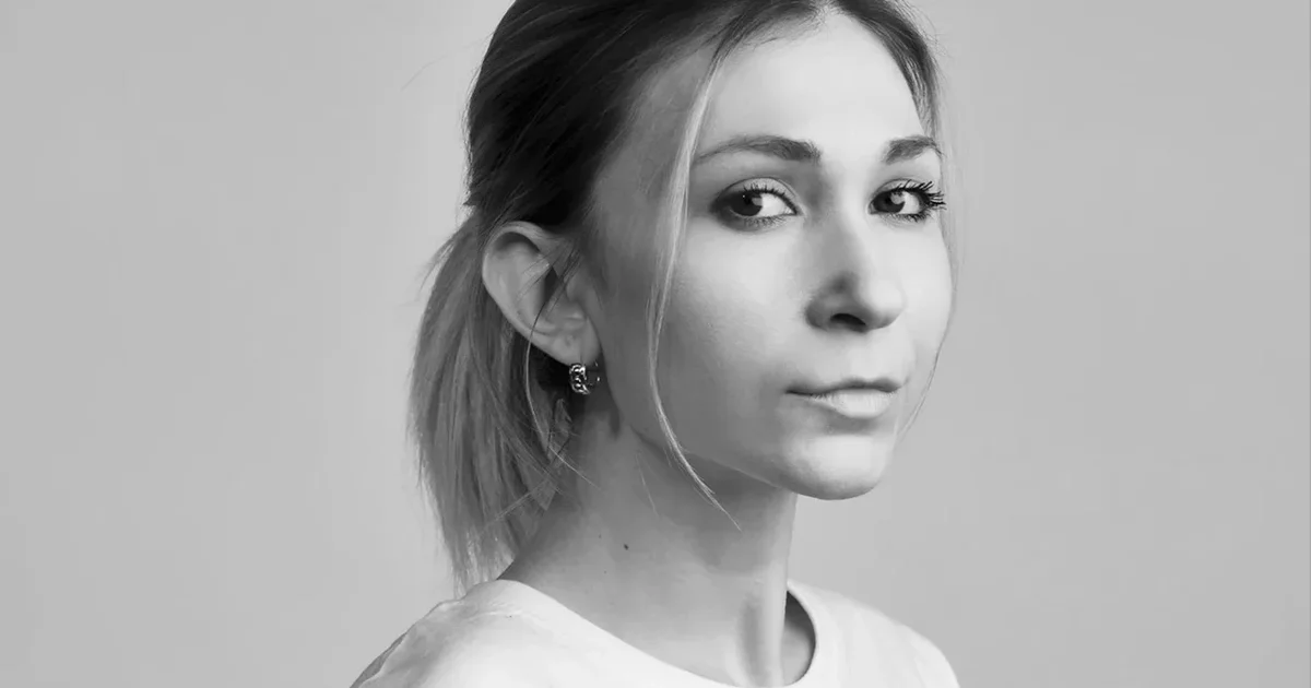 Міжнародна організація «Репортери без кордонів» оприлюднила нові свідчення про катування та стан журналістки Вікторії Рощиної, яка загинула в російському полоні.

Один зі свідків розповів, що вона була «жовтою» і нагадувала «жертв Голодомору»