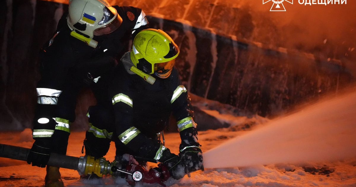 Zelenskyy: Russia fires 22 missiles, 460 drones at Ukraine; some cross into Moldova, Romania