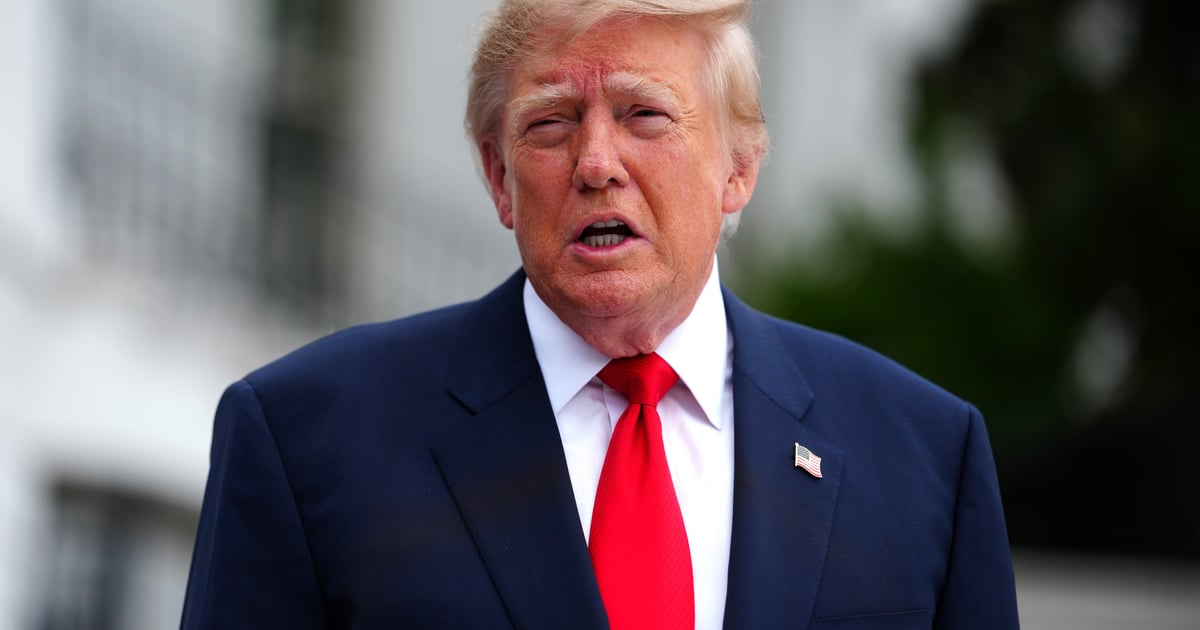 Трамп призупинив закон про санкції проти росії до його введення