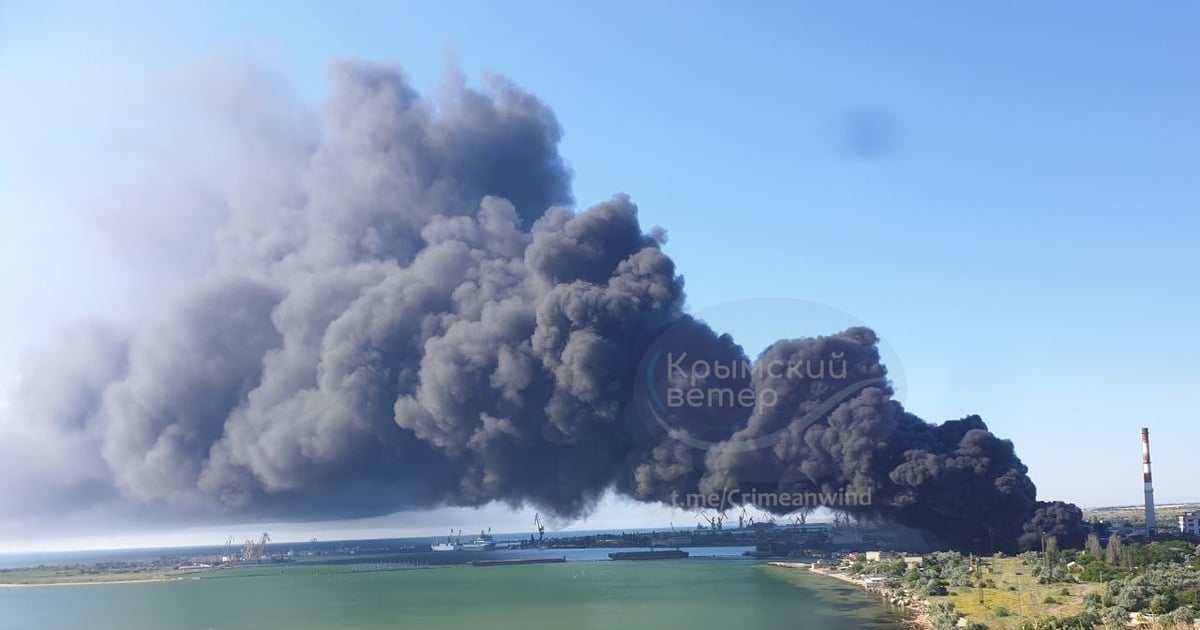 Explosions reported overnight in Crimea as fire appears to break out at Kerch thermal power plant