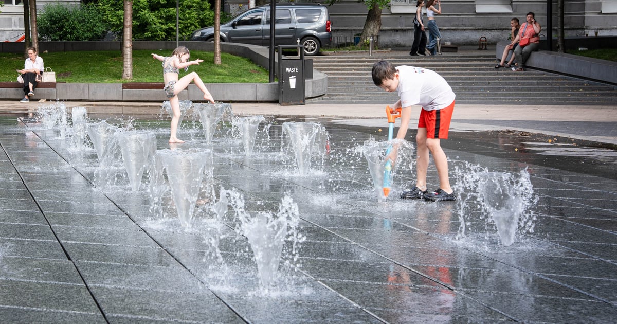 Українські синоптики спростували повідомлення про «аномально спекотне літо».

В Укргідрометцентрі наголошують: робити висновки про літо зарано