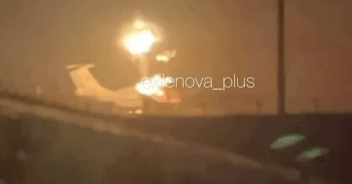 У російському Таганрозі, схоже, уразили рідкісний літак А-60. Вибухи також лунали в Новоросійську