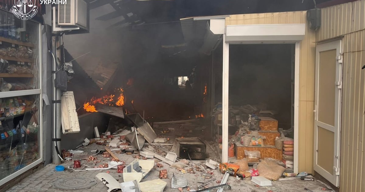 росіяни зранку атакували безпілотником ринок у Нікополі Дніпропетровської області.

За попередньою інформацією, п’ятеро людей загинули, ще 19 людей зазнали поранень