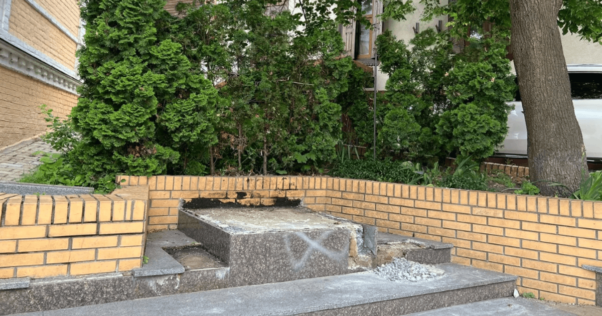 Полтавський художній музей заявив, що хоче викупити пам’ятни