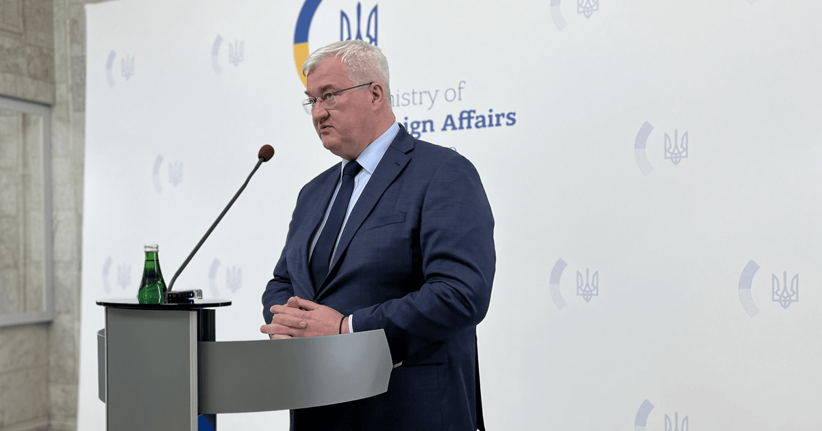 Понад 90 білоруських добровольців загинули у боях проти росіян на боці України.

Сибіга зазначив, що наразі близько тисячі білорусів перебувають у в'язницях за свою громадянську позицію, а багато хто був змушений залишити країну через репресії