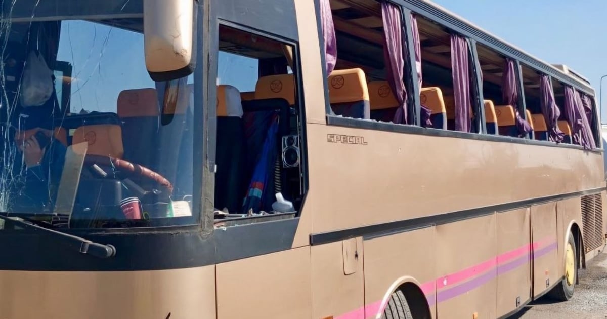 росіяни вдарили поблизу автозаправної станції на Дніпропетровщині. Є постраждалі.

Постраждало шестеро людей, серед них — 10-річний хлопчик. Його шпиталізували у стані середньої тяжкості. Крім того, поранень зазнала 21-річна вагітна жінка