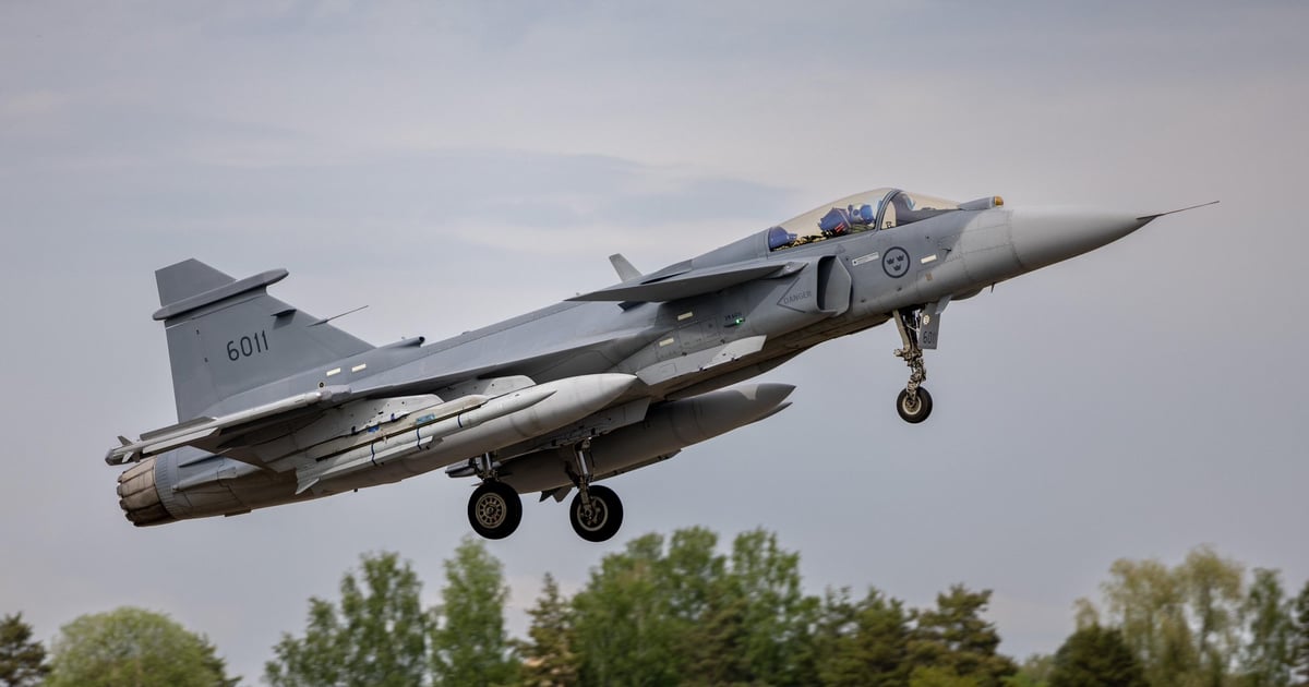 Sweden vows 16 Gripens for Ukraine, with newer jets to follow
