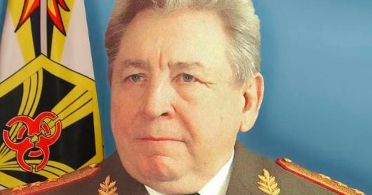 У Москві наклав на себе руки генерал-полковник і перший очільник РХБЗ росії Станіслав Петров.

Джерела російських пропагандистських видань у правоохоронних органах розповіли, що поряд із загиблим знайшли пістолет, він сам сидів на кухні на стільці