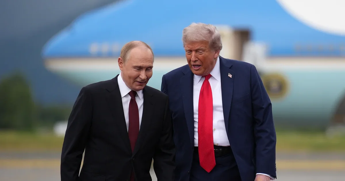 Дональд Трамп і володимир путін провели телефонну розмову, яка тривала близько 1,5 годин.

Глава рф сказав Трампу про готовність росії до перемир’я з Україною 9 травня на «день перемоги»