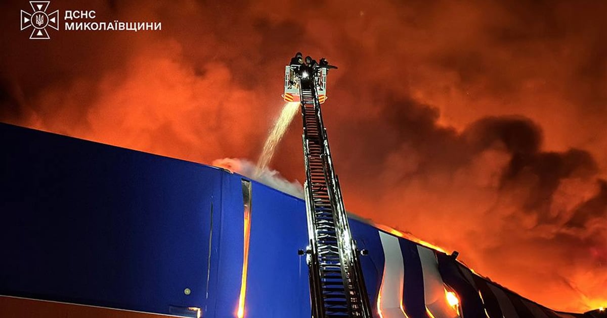 росіяни вбили чотирьох людей у Кам’янському на Дніпропетровщині після удару по підприємству. У Миколаєві вдарили по ТЦ
