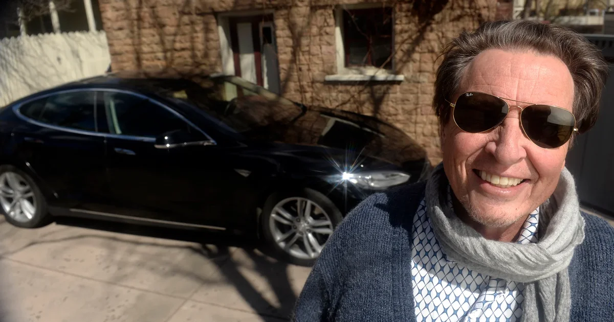 Еррол Маск домовляється з росією про надання статусу біженця південноафриканським фермерам, які нібито зазнають переслідувань у ПАР. Йдеться про переселення 50 сімей африканерів — нащадків перших голландських поселенців