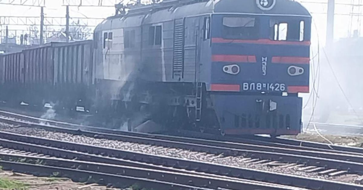 Russia hits rail infrastructure in Dnipropetrovsk Oblast, 500 passengers evacuated