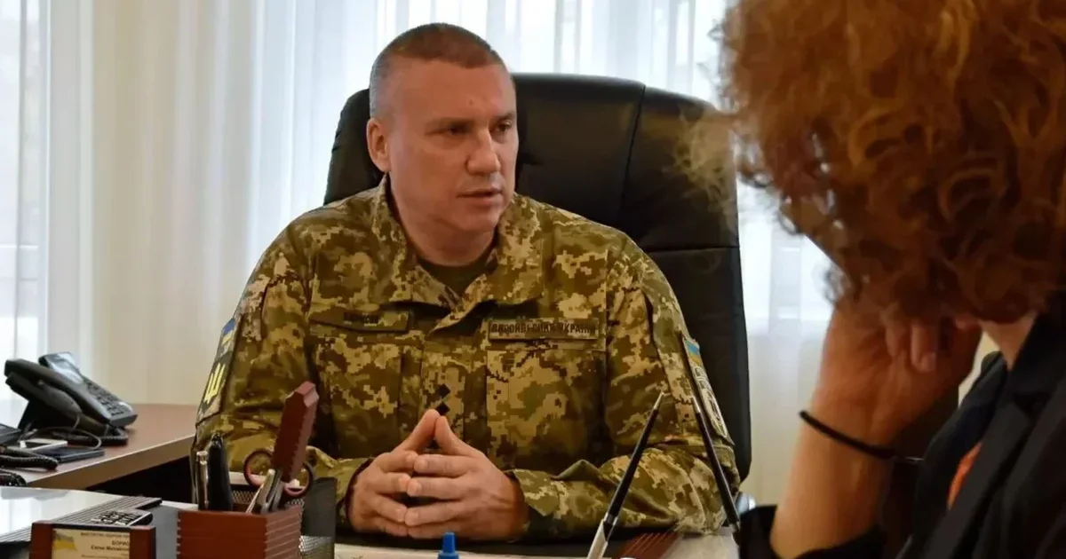 Працівники ДБР проводять обшуки після зупинки автомобіля з к