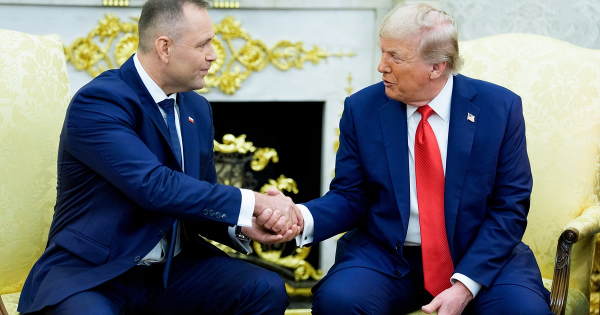 Трамп заявив, що США направлять до Польщі додатково ще 5 тисяч військових.

Цей крок відбувається на тлі скорочення кількості бойових бригад США у Європі
