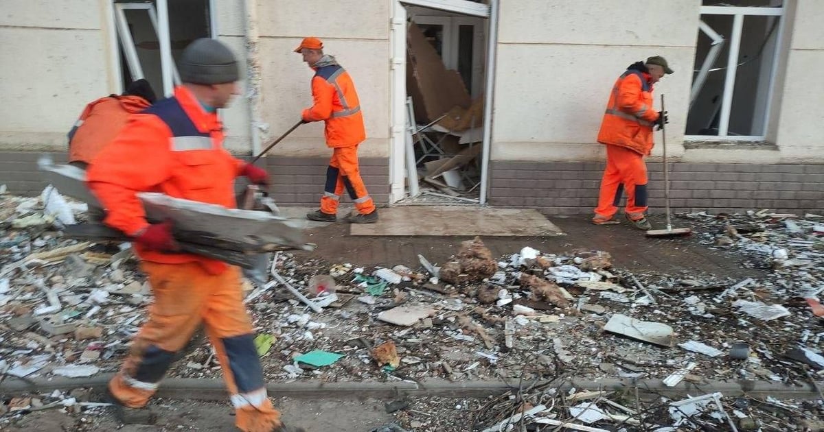 Уночі росія запустила ударні дрони по Одесі та Кривому Рогу. 

У містах під їхньою атакою опинився пологовий будинок та промислове підприємство. Є загиблі й поранені