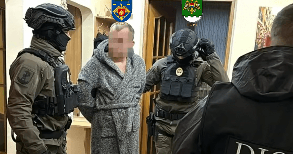 У Молдові затримали 11 таксистів, яких підозрюють у незаконному перевезенні українців через кордон. 

Вони могли незаконно  вивести до Молдови близько 400 чоловіків