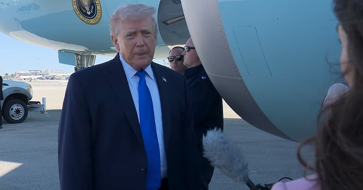 Трамп запевняє, що між Вашингтоном та Тегераном відбуваються «сильні перемовини». Однак в Ірані кажуть, що між країнами немає прямих переговорів.

Ще ще відомо про перемовини між США та Іраном — на сайті