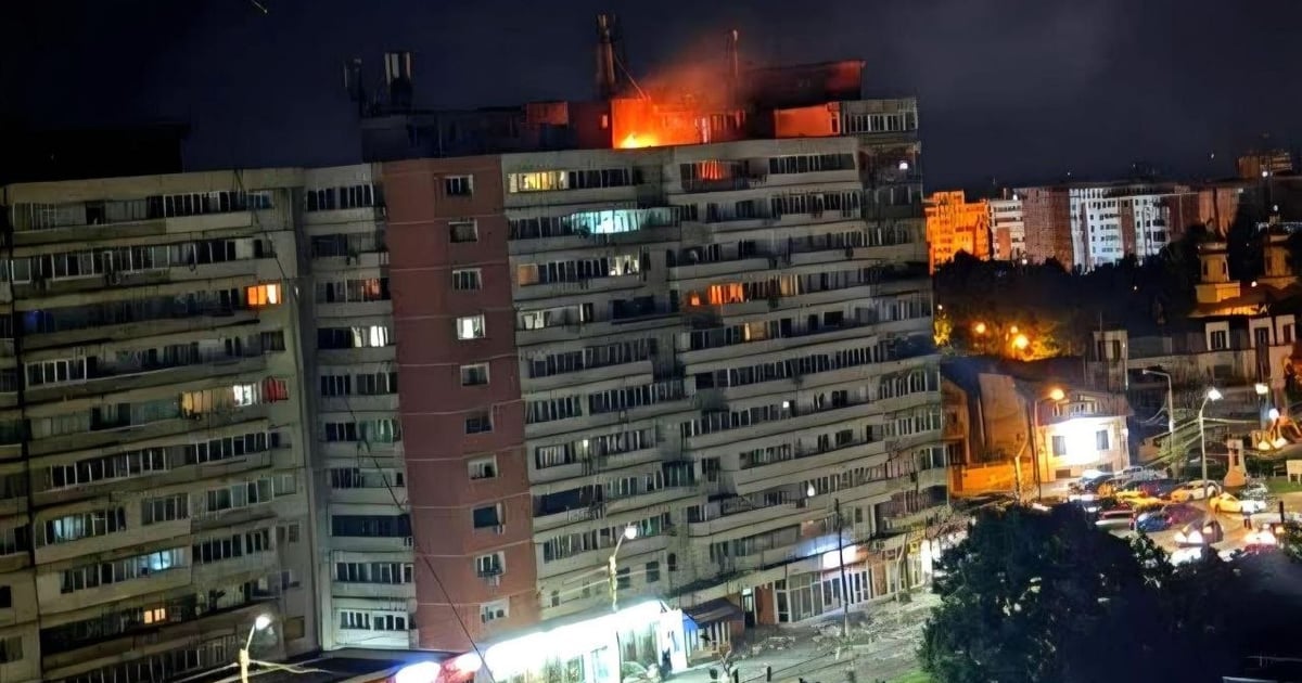 Drone from Russia's overnight Ukraine assault strays into Romania, strikes residential building in Galați