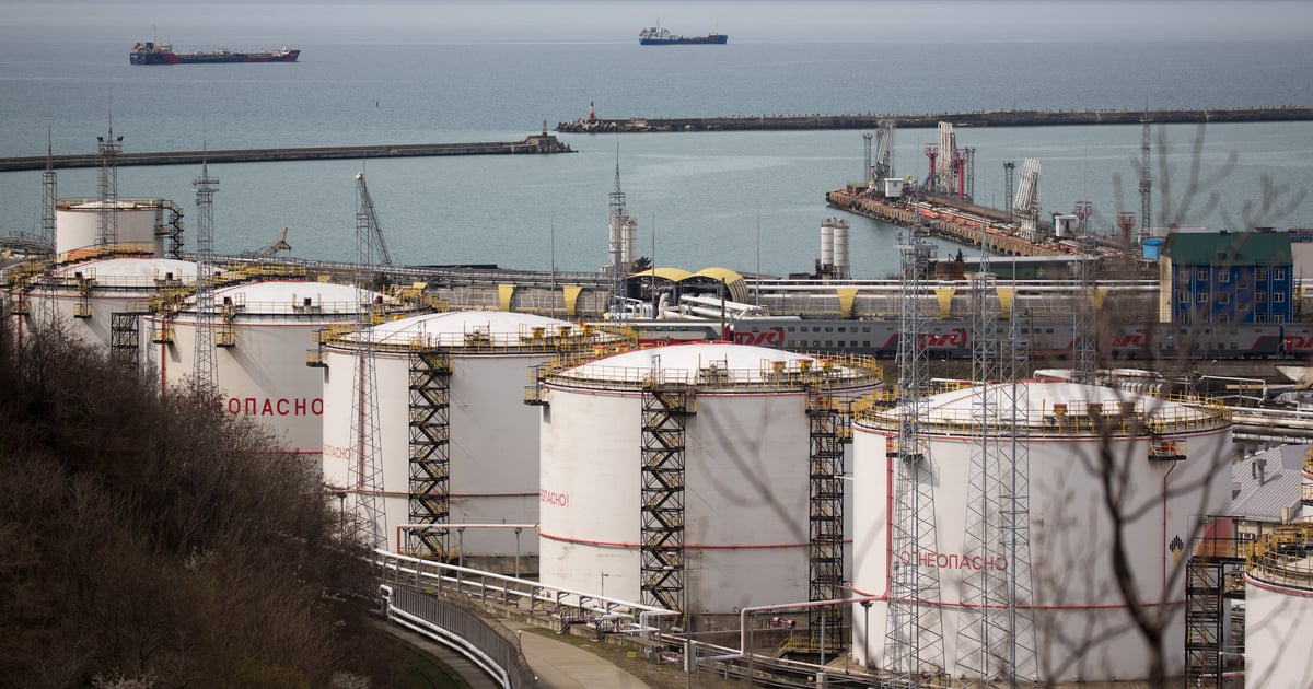 Russia's oil and gas tax revenue could rise 10% in October despite annual decline - Reuters