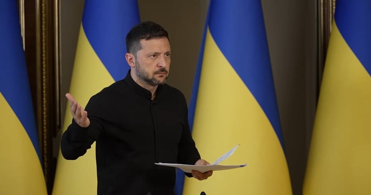 Зеленський заявив про затягування із контрактами на постачання систем ППО Patriot і пригрозив відповідальним українським посадовцям звільненням. Про це він написав у соцмережах