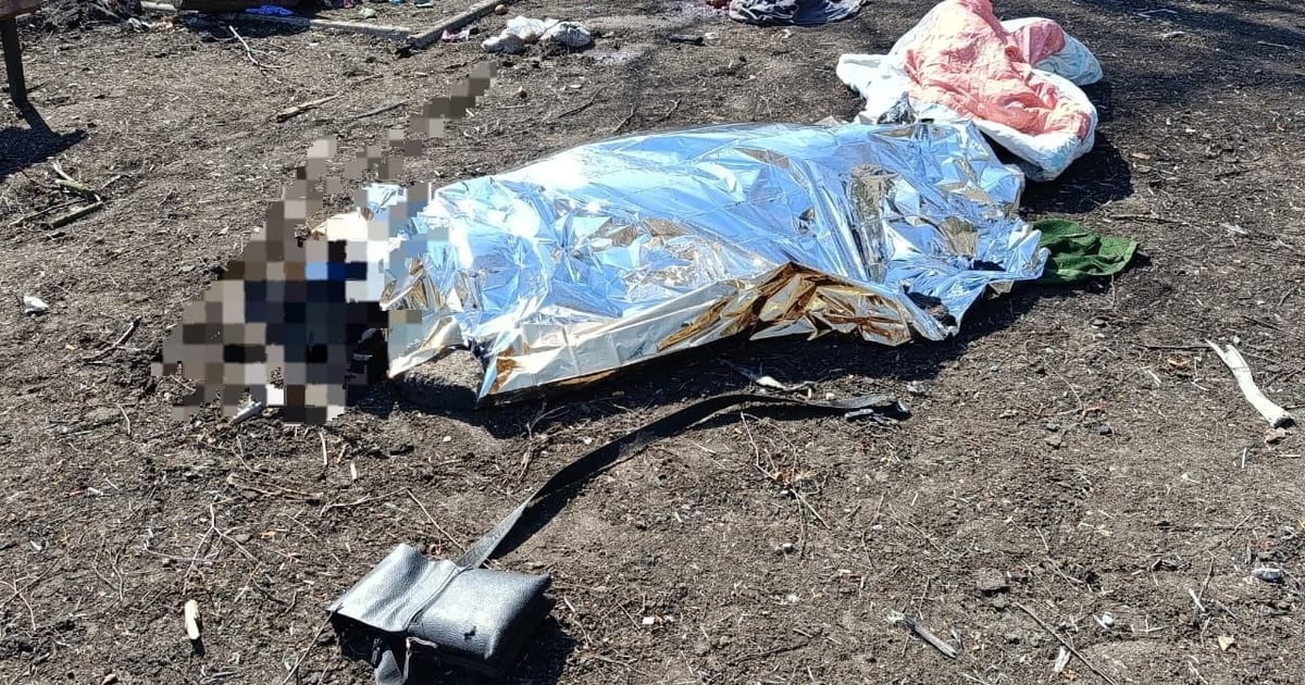 росіяни скинули на Краматорськ авіабомбу. Щонайменше три людини загинули, семеро поранених.

Відомо, що серед загиблих є 13-річний хлопчик. Поранені — віком від 20 до 85 років. Унаслідок атаки пошкоджено низку багатоповерхівок