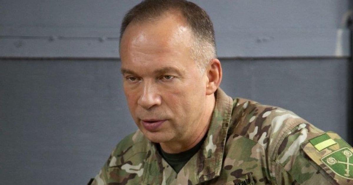 На тлі звинувачень проти «Скелі» Сирський поговорив із військовими ДШВ та штурмових підрозділів.

За його словами, під час зустрічі говорили про потреби військовослужбовців, проблеми та питання забезпечення