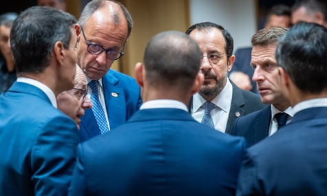 Макрон і Мерц розкритикували спроби ЄС вести діалог із путіним — Politico