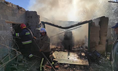 Ночью оккупанты обстреливали Донецкую область, а с утра попытались атаковать сразу на двух направлениях — глава ОВА