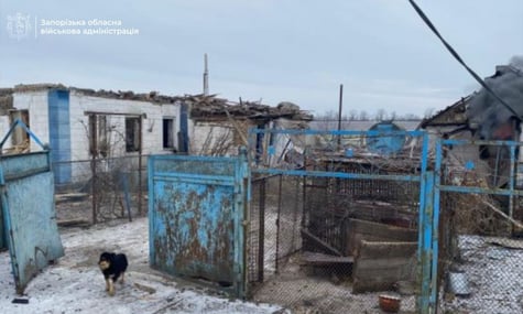 На Запоріжжі окупанти дроном зруйнували будинок: загинула жінка