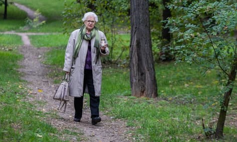 Квіти, свічки, каміння і велике будівництво. Як вшановують жертв Бабиного Яру (ФОТОРЕПОРТАЖ)