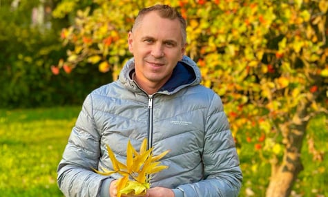 Мовознавець Авраменко, якого запідозрили у втечі за кордон, поділився роздумом про бджолу та муху