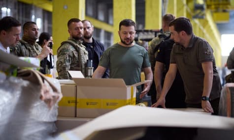 Убийство экс-премьера Японии, новая помощь от США и визит Зеленского в Днепропетровскую область: главное за день 8 июля